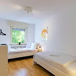 Budgetroom 3 Sz Balkonwohnung Fuer Teams Appartement *