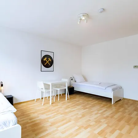 Budgetroom 3 Sz Balkonwohnung Fuer Teams Lejlighed *