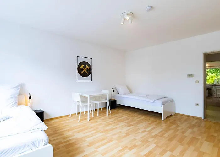 Budgetroom 3 Sz Balkonwohnung Fuer Teams Lejlighed *